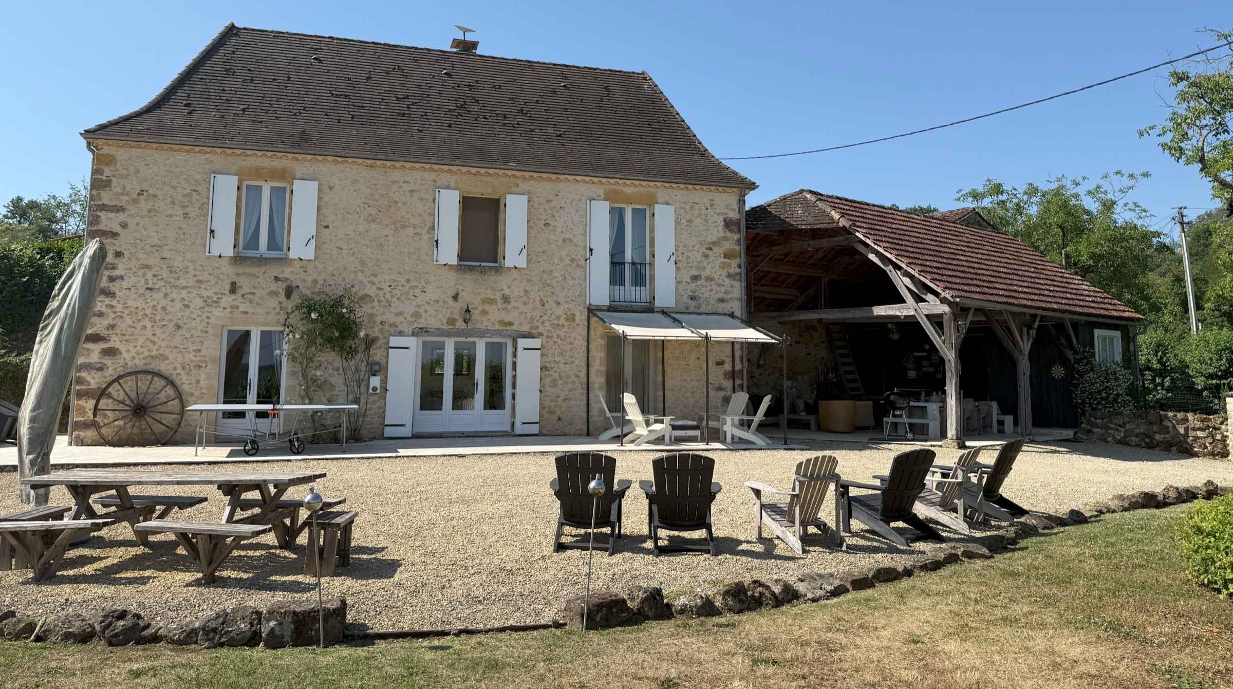 vakantiehuis Dordogne · Het huis met overdekte veranda