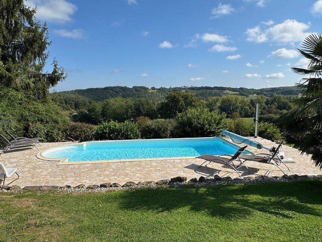 vakantiehuis Dordogne · Privé zwembad met uitzicht op de heuvels van de Périgord
