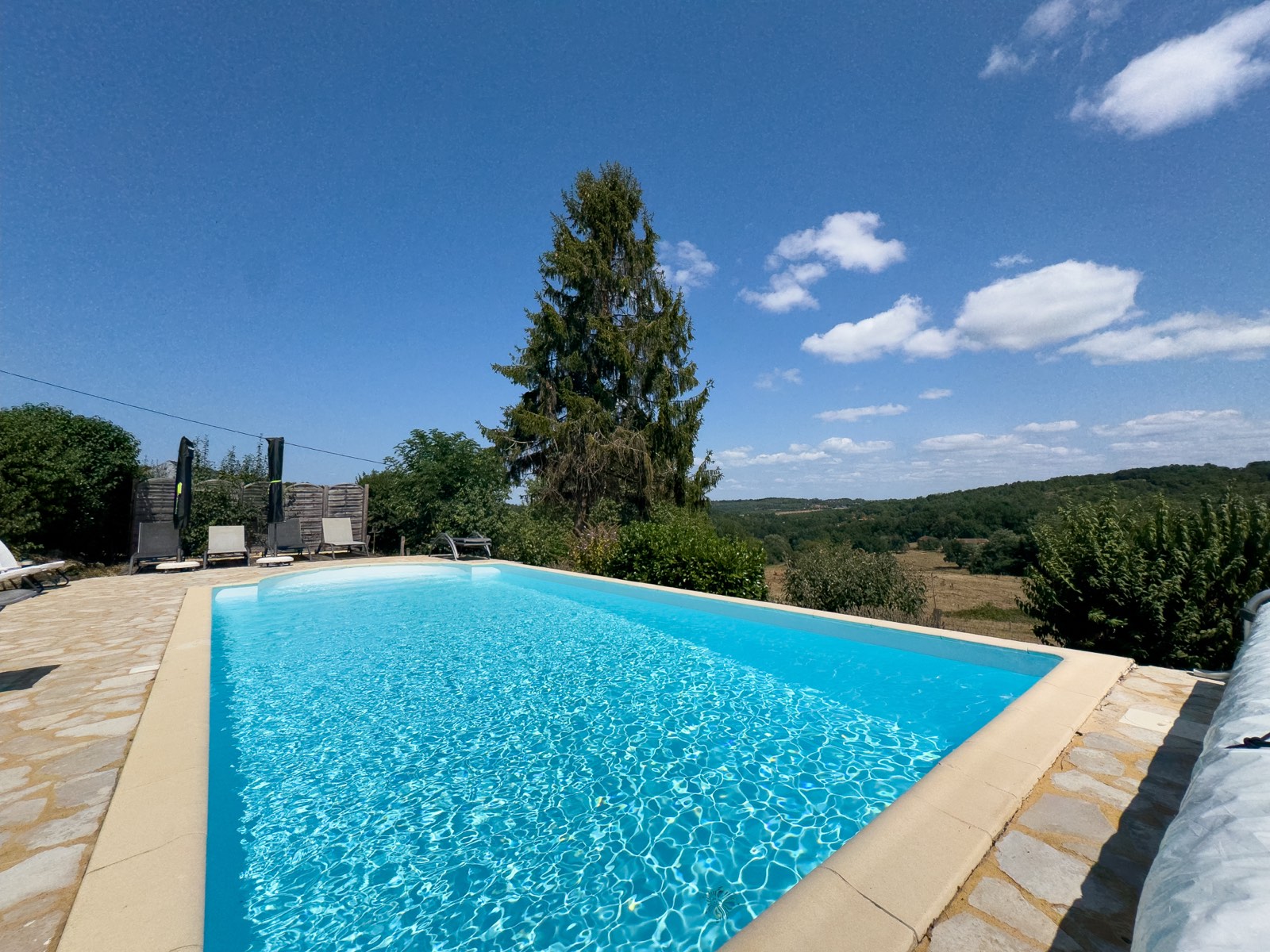 vakantiehuis met zwembad Dordogne · Privézwembad verwarmd, negen bij vier meter